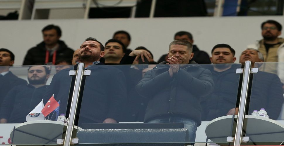 İlk yenilgi Antalya'da geldi. 