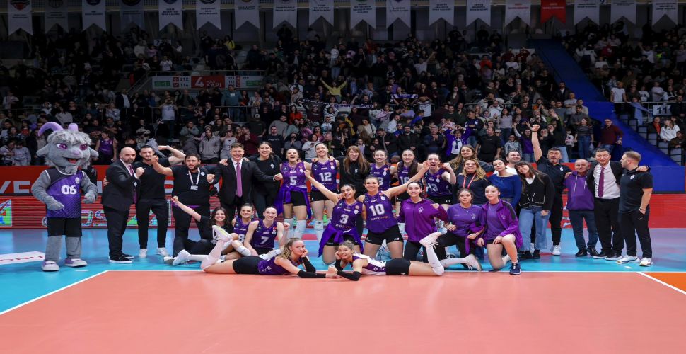 Zeren Spor çok havalı! Eczacıbaşı'nı devirdiler...