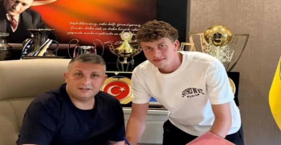Ankaragücü'nün genç yeteneği Furkan Perker profosyoenl imza attı