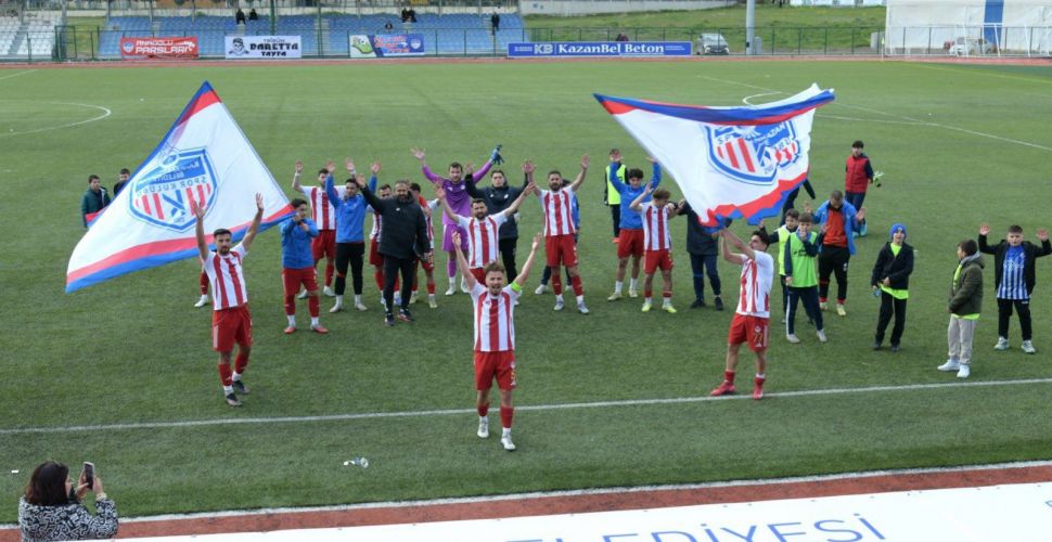 Kazan Belediyespor şampiyonluğa koşuyor