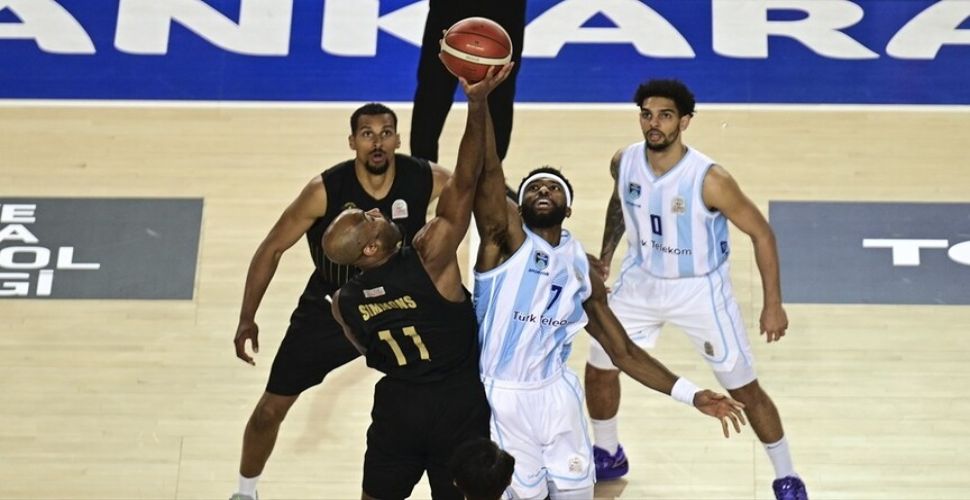 Türk Telekom rahat kazandı...