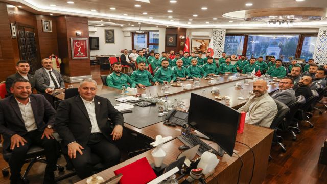 Keçiören Bağlumspor final öncesi Özarslan ile bir araya geldi