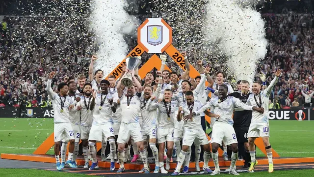 Kupa Aston Villa'nın!