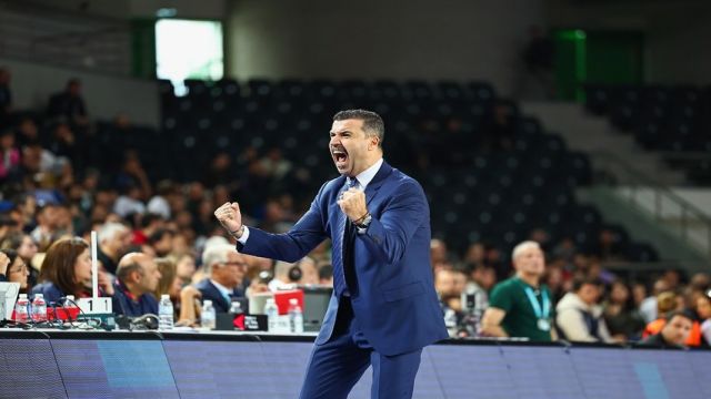 Türk Telekom Başntrenörü Ergin Ataman, Anadolu Efes maçının  ardından konuştu: 