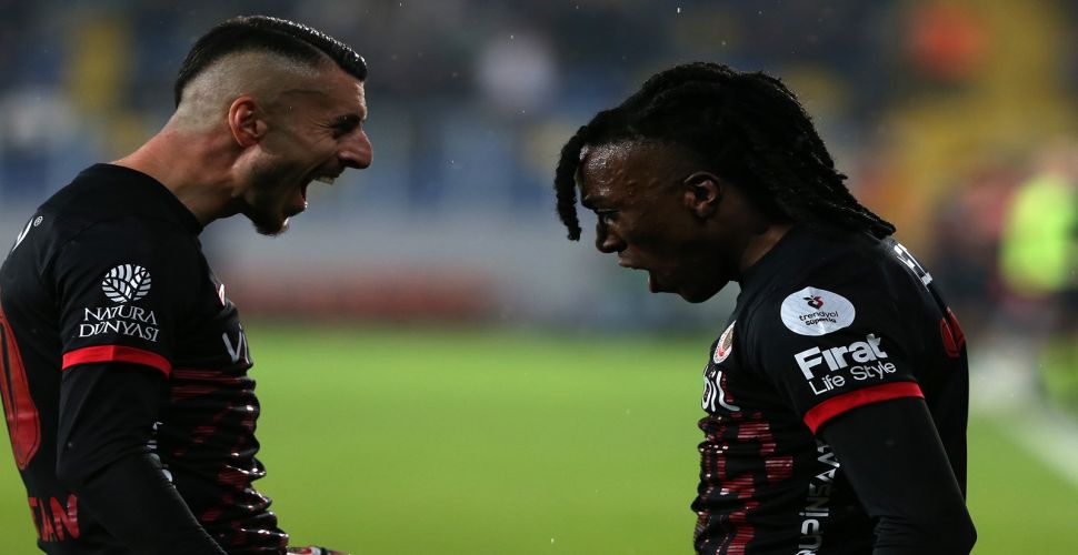  Samsunspor'da Tongya gelişmesi...
