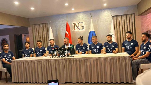 Ankaragücü'nün grubunda yer alan Kütahyaspor 9 futbolcuya imza attırdı
