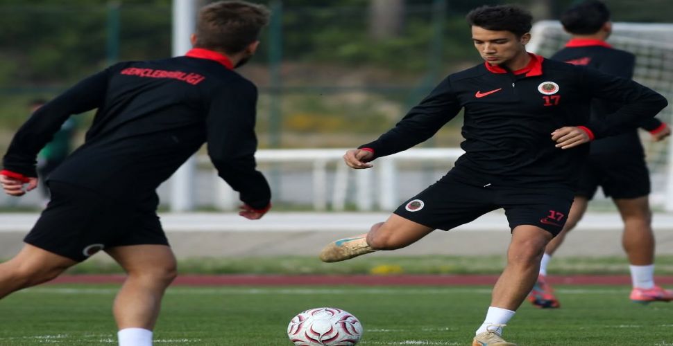 Gençlerbirliği'nin Düzce kampı başladı...