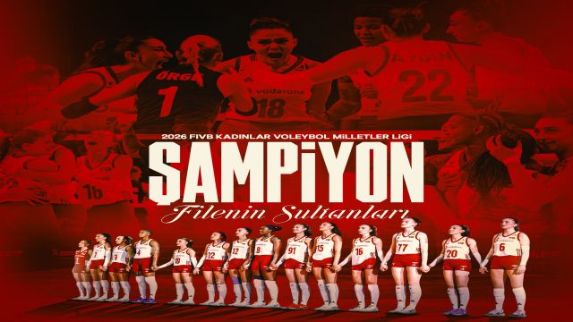 Voleybol Federasyonu Başkanı Mehmet Akif Üstündağ, şampiyon Filenin Sultanlarını kutladı