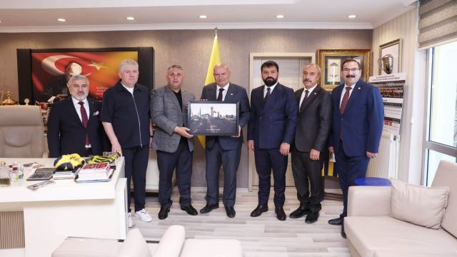 Ankara Ticaret Odası Başkanı Gürsel Baran, Ankaragücü'nü ziyaret etti