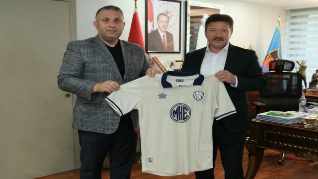 Ankaragücü Başkanı İlhami Alparslan, kulübün Onursal Başkanı Mehmet Yiğiner’i ziyaret etti