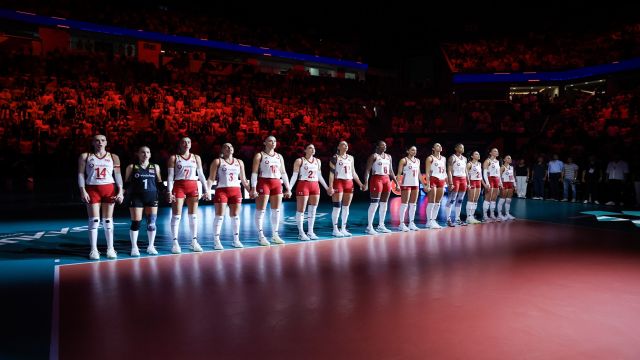 Filenin Sultanları Sırbistan’ı 3-0 devirdi, finale yükseldi!