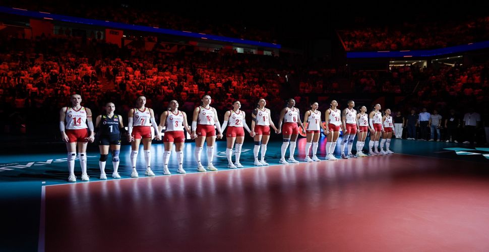Filenin Sultanları Sırbistan’ı 3-0 devirdi, finale yükseldi!