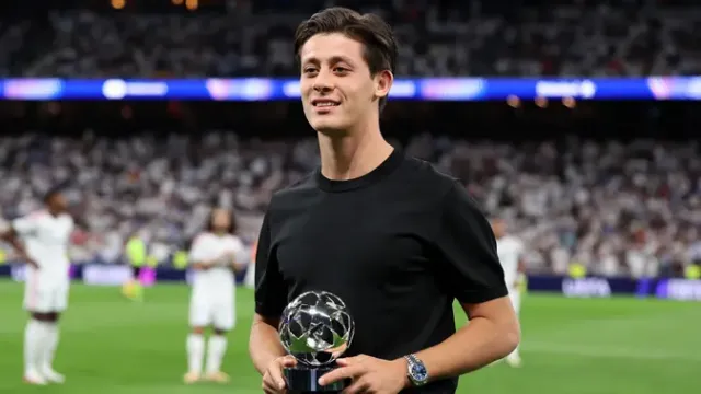 Milli futbolcu Arda Güler'e büyük onur! UEFA'dan ödül