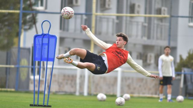Ankaragücü çalışmalarını tamamlayarak, Fethiye'ye gitti