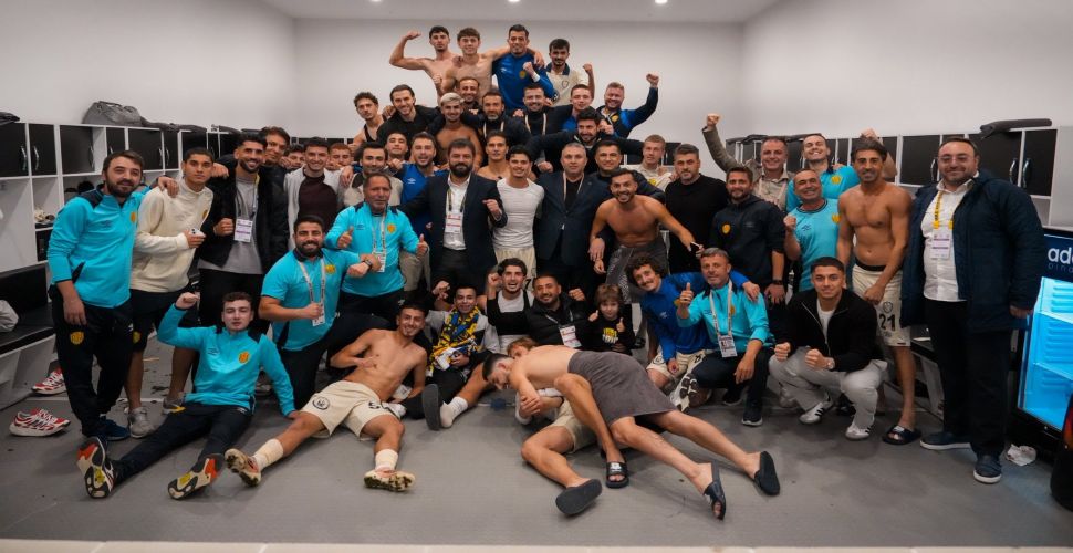 Ankaragücü'nün galibiyet pozu