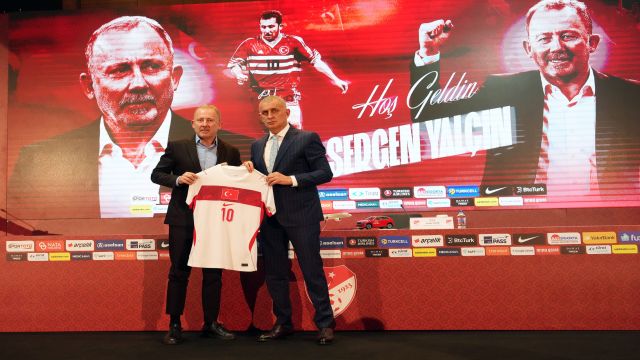 Sergen Yalçın dönemi resmen başladı