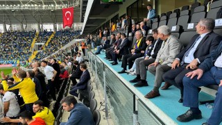 Mansur Yavaş ve Metin Akyüz, Gaziantep FK maçını izlediler...