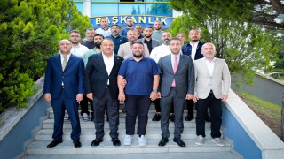 Ankaragücü'ne ziyaretler sürüyor. Adnan Beker'den kulübe destek ziyareti