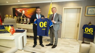Hollanda’nın Türkiye Büyükelçisi Joep Wijnands Ankaragücü'nü ziyaret etti