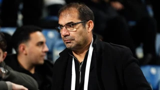 Metin Diyadin tribünden izledi