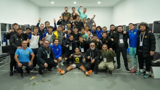 Soyunma odasında galibiyet hatırası!