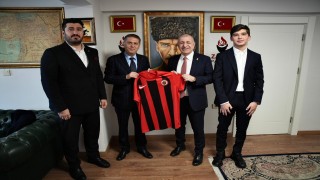 Başkan Arda Çakmak’tan Ümit Özdağ’a nezaket ziyareti