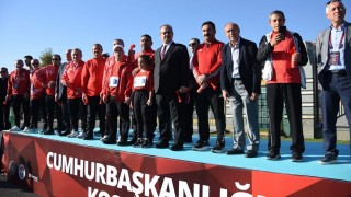 Ankara’da Cumhurbaşkanlığı Yarı Maratonu koşuldu